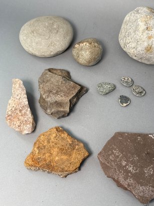 Collection Of Rocks & Driftwood - Photo 3