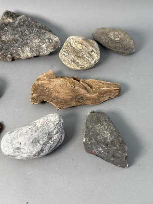 Collection Of Rocks & Driftwood - Photo 4