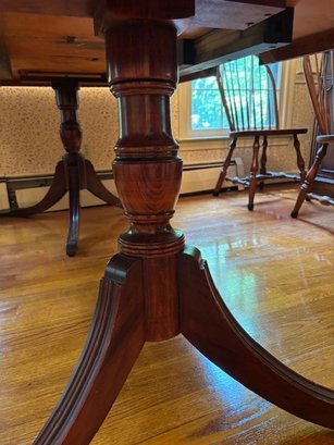 Double Pedestal Table With One Leaf (included In Measurement) - Photo 11