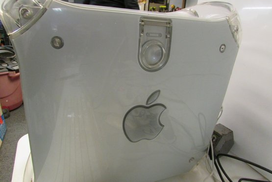 Power Mac G4 UNTESTED NO MONITOR